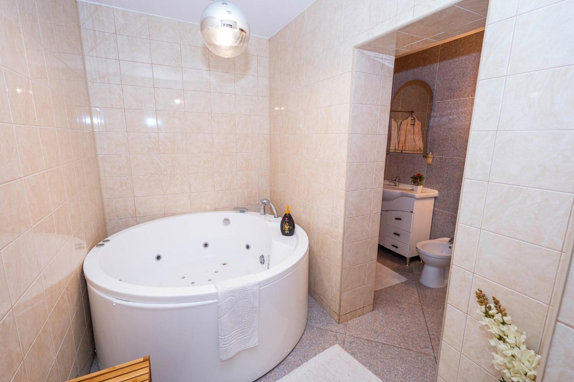 Noblesse Suite Galaţi Exteriör bild