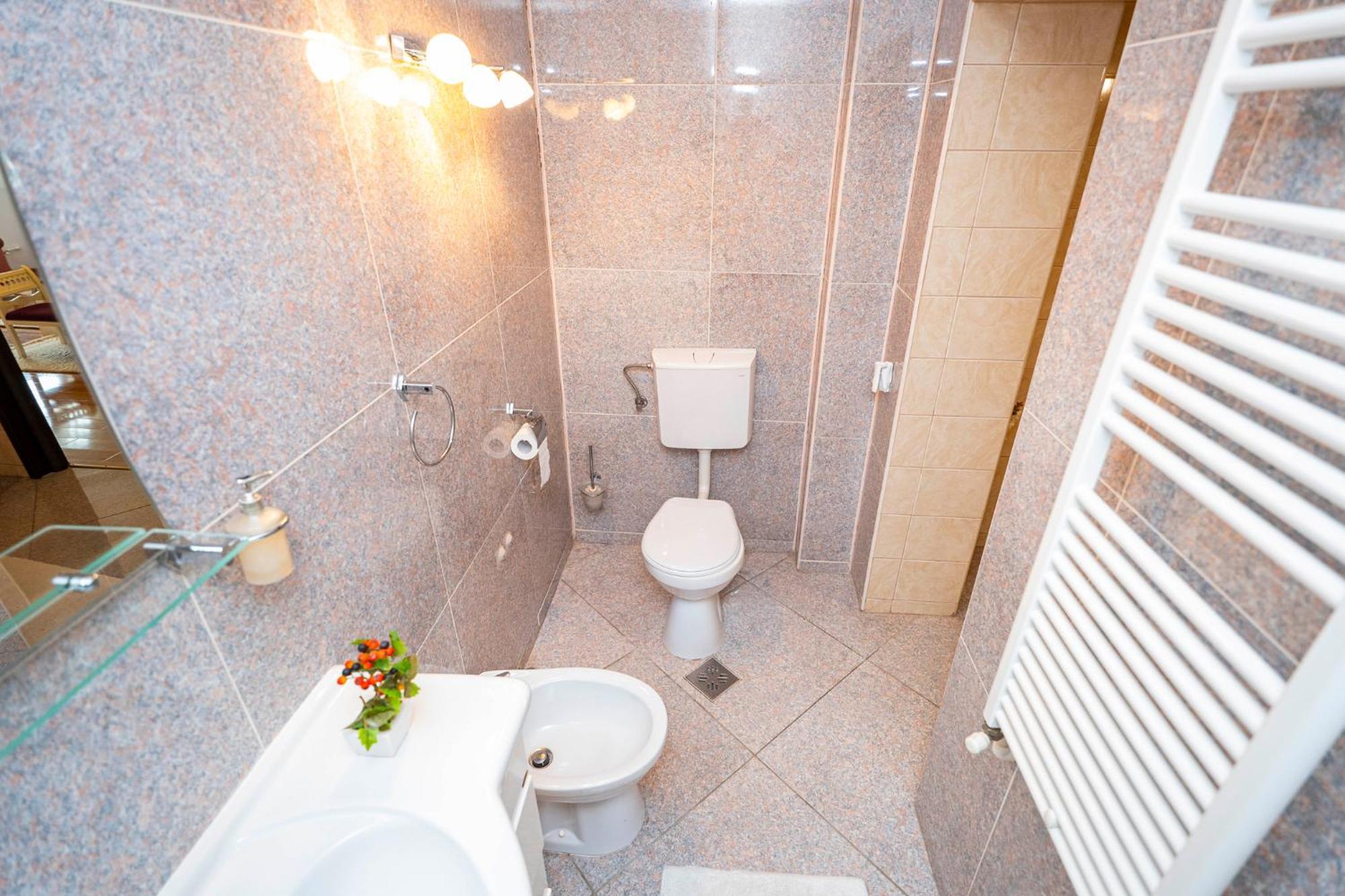 Noblesse Suite Galaţi Exteriör bild